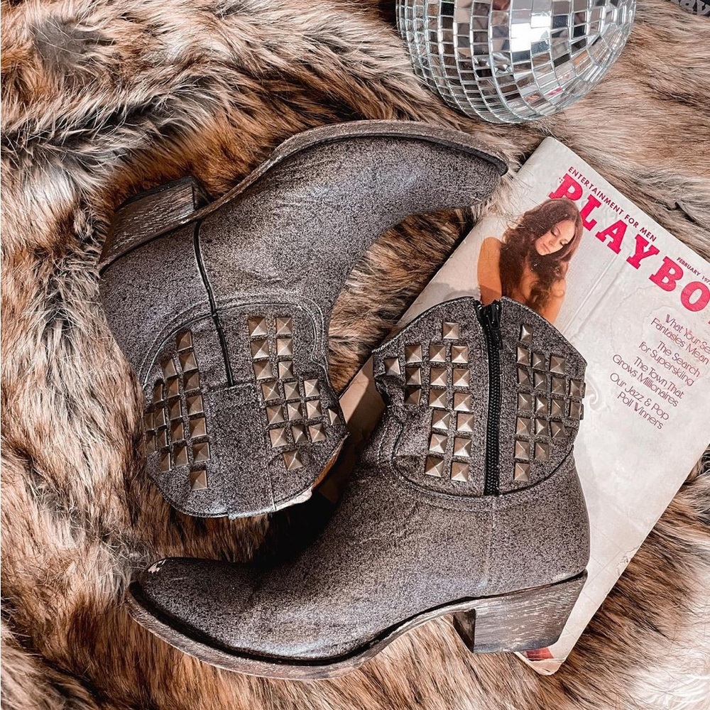 Black rooster ankle boots gemstone rocker womens leather booties Moto edgy 8.5